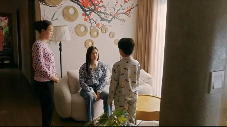 Người giúp việc đôi khi đưa chủ nhà vào những tình huống dở khóc dở cười trên phim.