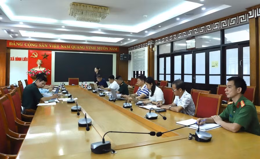 Quang cảnh buổi làm việc.