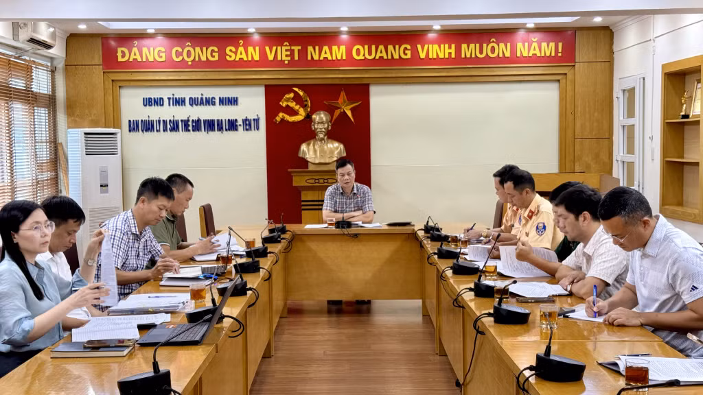 Lãnh đạo Ban quản lý Di sản thế giới vịnh Hạ Long – Yên Tử chủ trì cuộc họp triển khai kế hoạch kiểm tra.