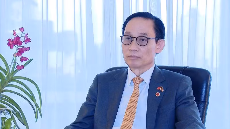 Ủy viên Bộ Chính trị, Bộ trưởng Ngoại giao Lê Hoài Trung.