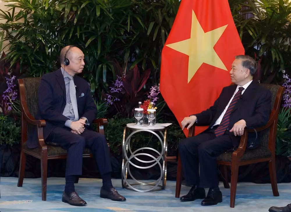 Tổng Bí thư, Chủ tịch nước Tô Lâm tiếp ông Wee Ee Cheong, Phó Chủ tịch kiêm Tổng Giám đốc điều hành Ngân hàng UOB. (Ảnh: TTXVN)