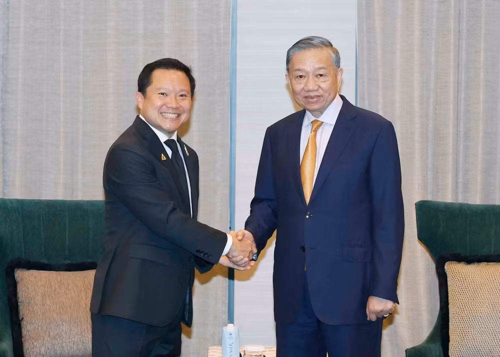 Tổng Bí thư, Chủ tịch nước Tô Lâm tiếp ông Thapana Sirivadhanabhakdi, Chủ tịch điều hành Tập đoàn TCC, Tổng Giám đốc Tập đoàn ThaiBev (Thái Lan). (Ảnh: TTXVN)