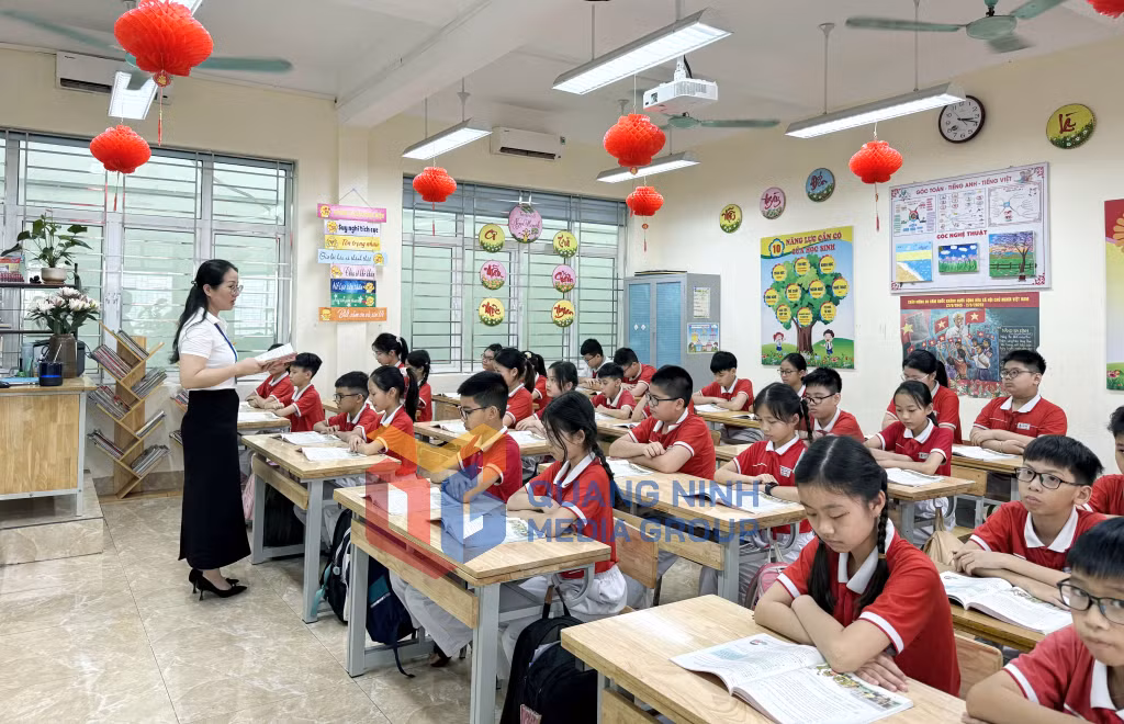 Tiết học của học sinh Trường Tiểu học Hồng Gai (phường Hồng Gai) (5-2026). Ảnh: Lan Anh