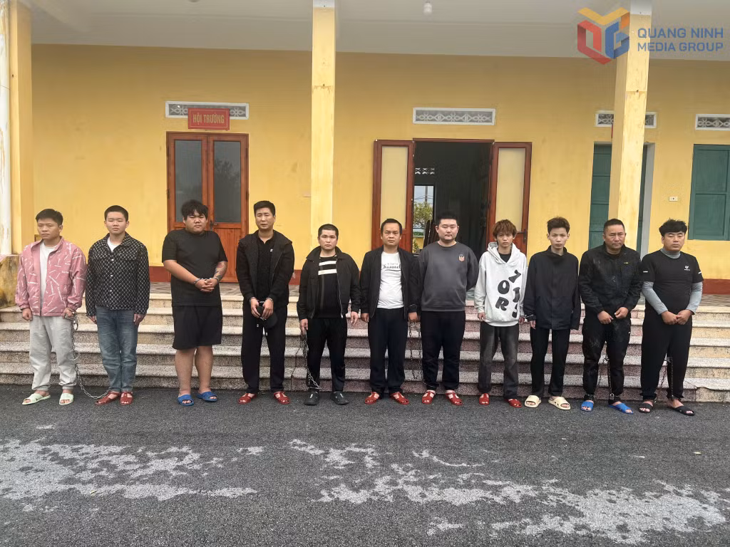 Nhóm đối tượng gồm 11 người Trung Quốc nhập cảnh trái phép bị bắt giữ ngày 3/11/2025 tại Đồn Biên phòng Trà Cổ.