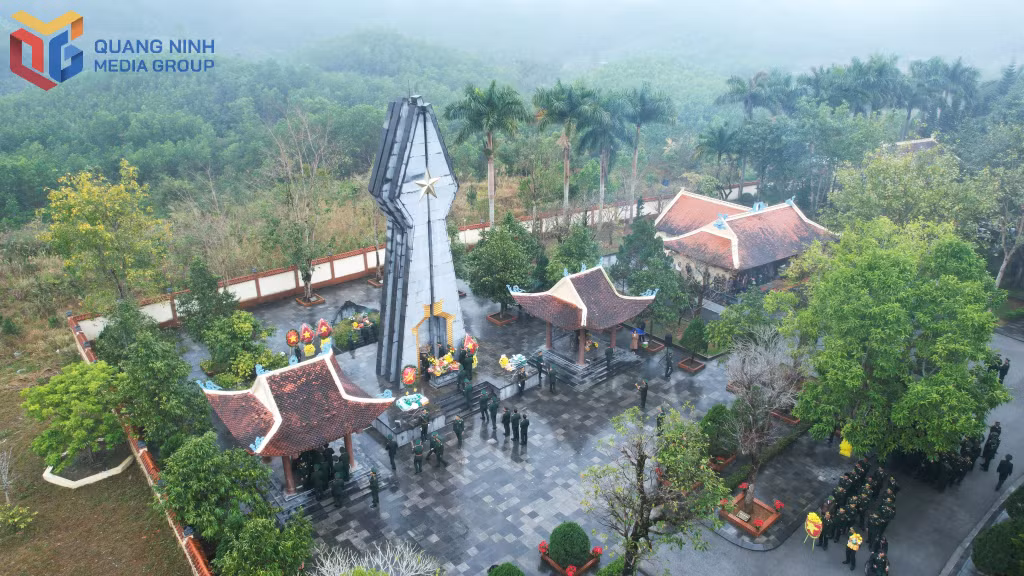 Khu di tích lịch sử quốc gia Pò Hèn mỗi năm đón hàng chục nghìn lượt cán bộ, chiến sĩ, nhân dân, du khách tới dâng hương tưởng niệm các Anh hùng liệt sĩ.