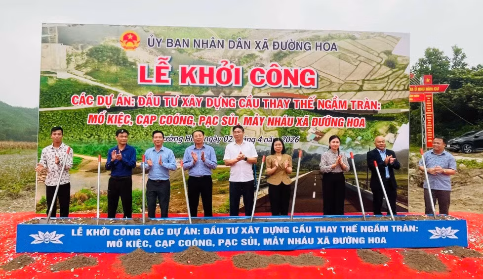 Xã Đường Hoa khởi công các dự án thay thế 4 trần trên địa bàn.