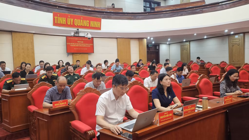 Các đại biểu dự tại điểm cầu tỉnh Quảng Ninh.