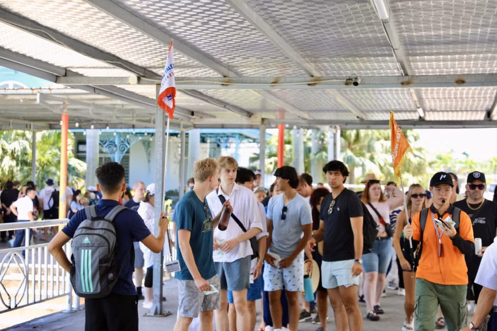 Cảng tàu khách quốc tế Tuần Châu cũng đón lượng lớn du khách trong và ngoài nước trong kỳ nghỉ lễ.