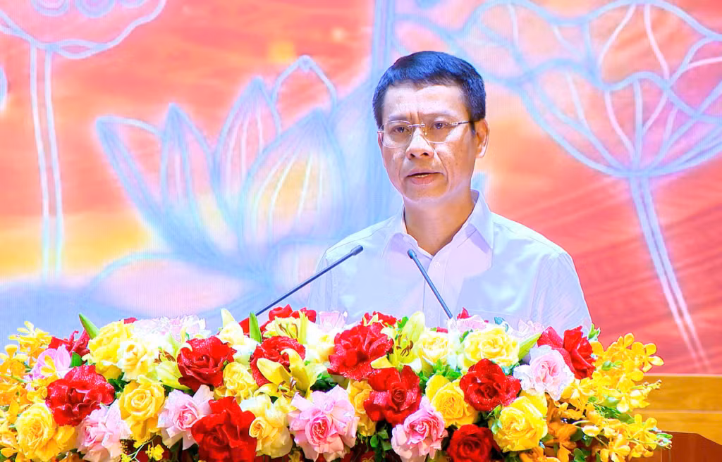 Đồng chí Nguyễn Hồng Dương, Trưởng Ban Tuyên giáo và Dân vận Tỉnh ủy, Trưởng Ban Tổ chức cuộc thi, phát biểu khai mạc.