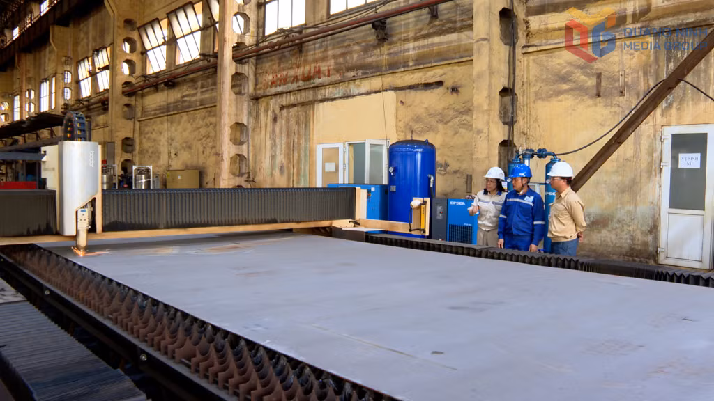 Việc sử dụng máy cắt CNC laser tại Công ty TNHH MTV Đóng tàu Hạ Long giúp nâng công suất lên gấp 5 lần so với trước.