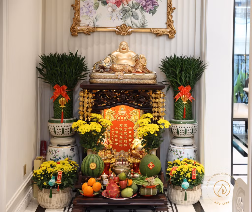 Các loại hoa tươi, màu sáng phù hợp đặt trên bàn thờ Thần Tài