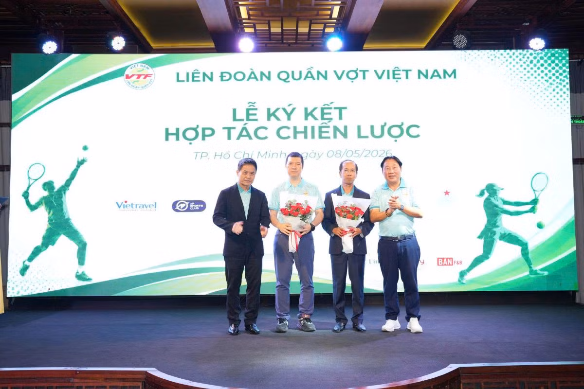 Bên cạnh việc giới thiệu 2 hoa hậu làm đại sứ hình ảnh, Liên đoàn quần vợt Việt Nam cũng bổ sung 2 Phó Chủ tịch mới. Ảnh: VTF