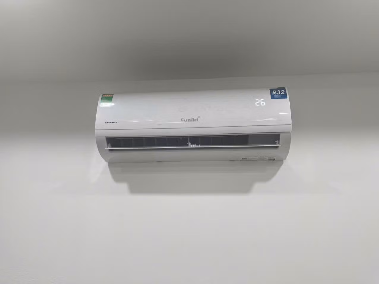 Người dân nên cài đặt điều hòa ở mức 26-28 độ C trong những ngày nắng nóng đỉnh điểm. Ảnh: Vân Chi