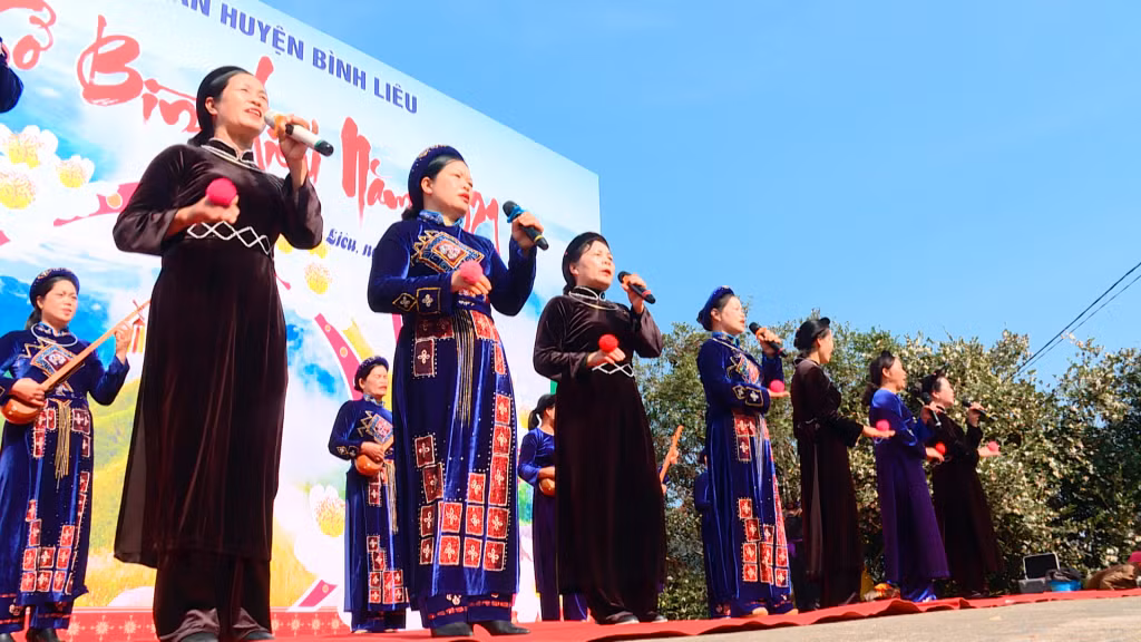 Giới thiệu những nét văn hóa đặc trưng.