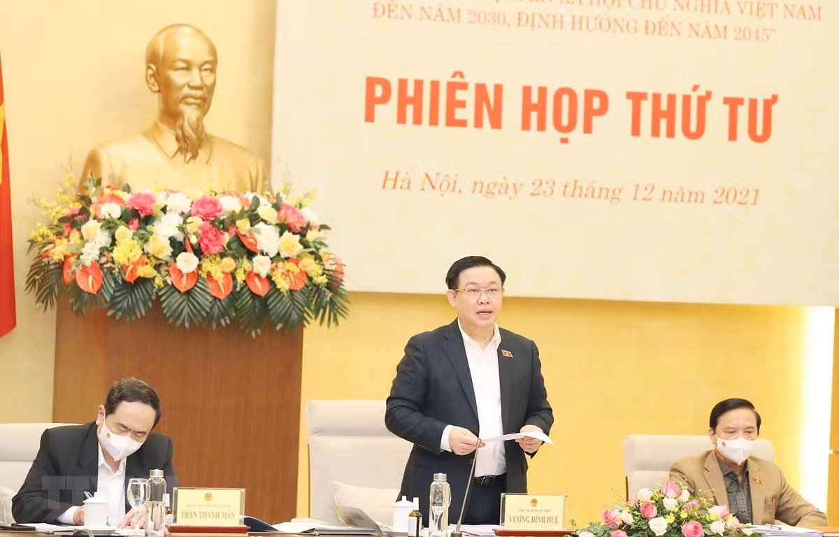 Chủ tịch Quốc hội, Bí thư Đảng đoàn Quốc hội Vương Đình Huệ phát biểu. (Ảnh: Trọng Đức/TTXVN)