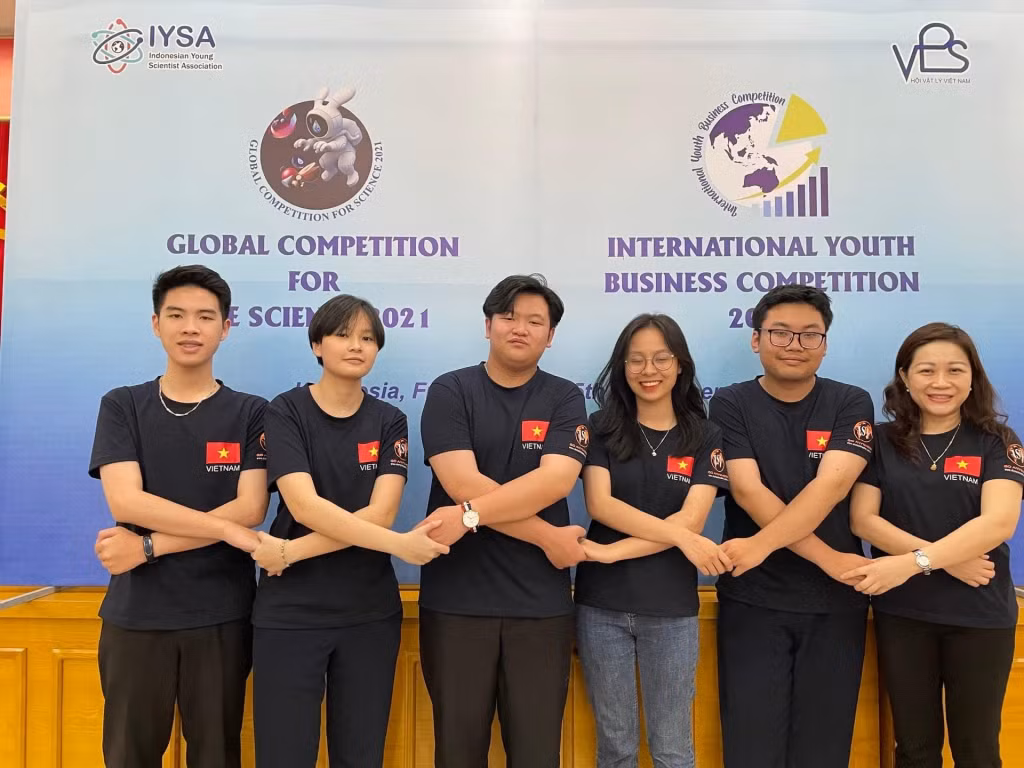Đội thi của Trường THPT Chuyên Hạ Long đoạt huy chương đồng tại Kỳ thi Quốc tế về khoa học đời sống - Global Competition for Life Sciences (viết tắt là GLOCOLIS 2021).