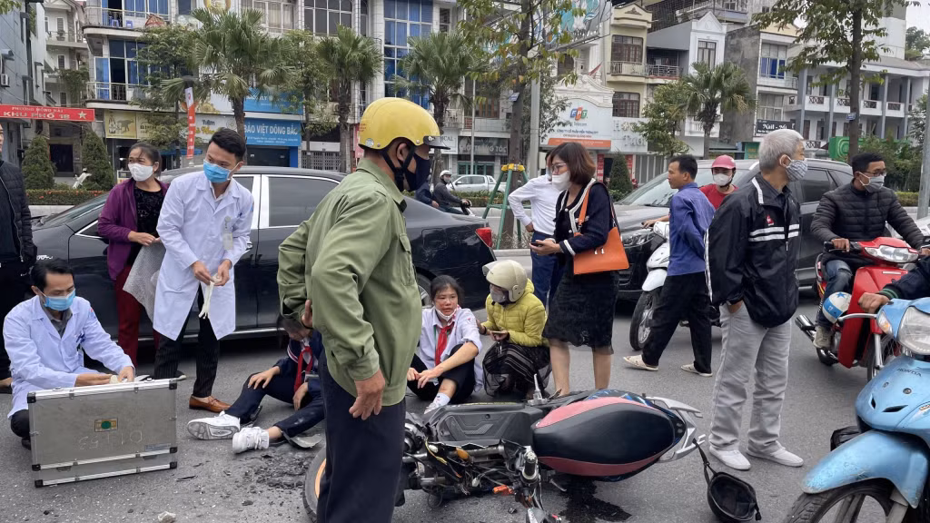 Học sinh Trường THCS Hồng Hải (TP Hạ Long) bị tai nạn khi tham gia giao thông, tháng 11/2021.
