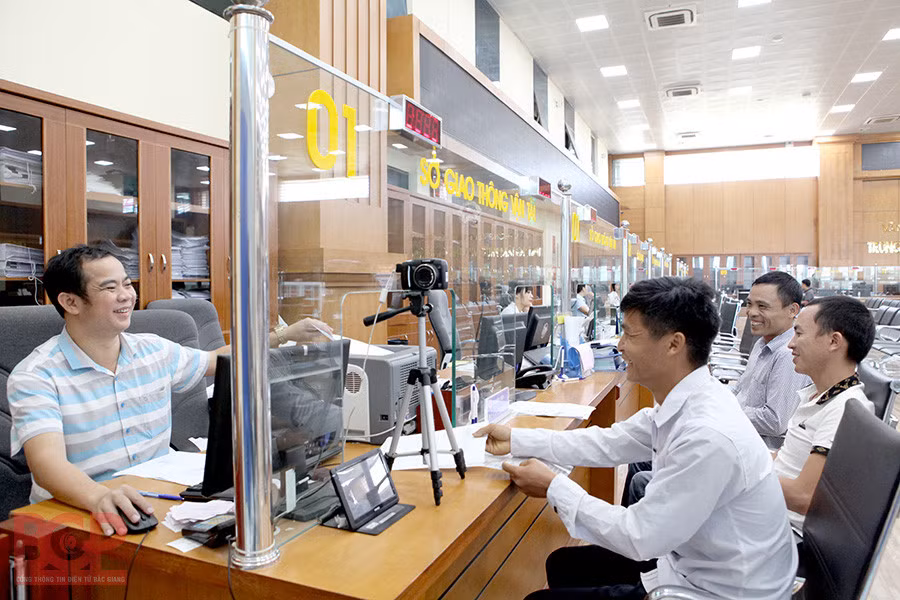 Triển khai thực hiện nghiêm túc, hiệu quả việc tiếp nhận, giải quyết thủ tục hành chính theo cơ chế một cửa, một cửa liên thông bảo đảm đúng yêu cầu quy định và lộ trình thực hiện