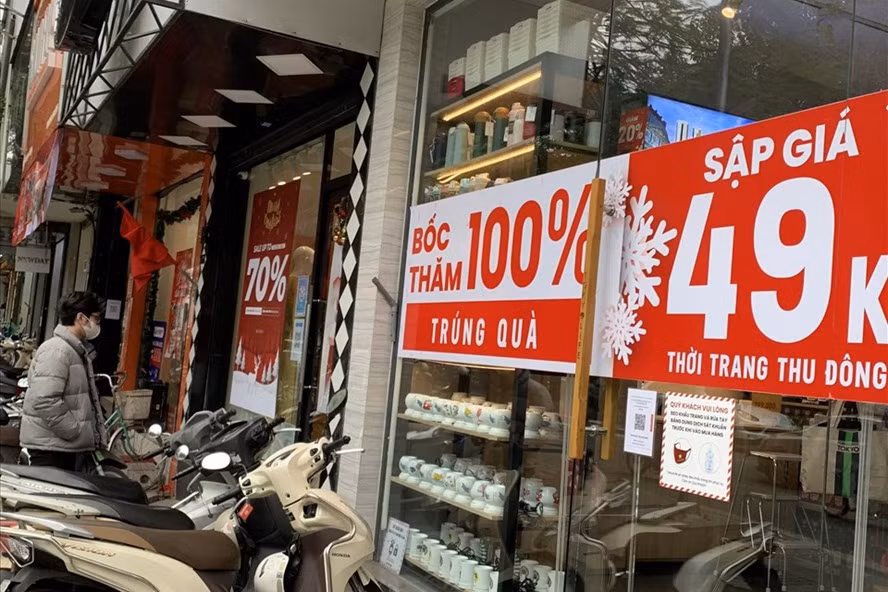 Người tiêu dùng cần tỉnh táo với những khuyến mại cuối năm (ảnh minh họa). Ảnh: Hải Nguyễn