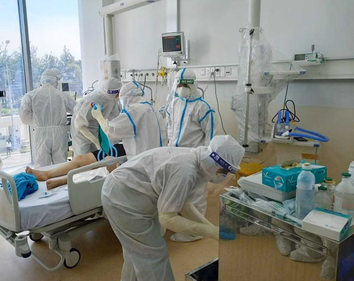 Điều trị cho bệnh nhân COVID-19.