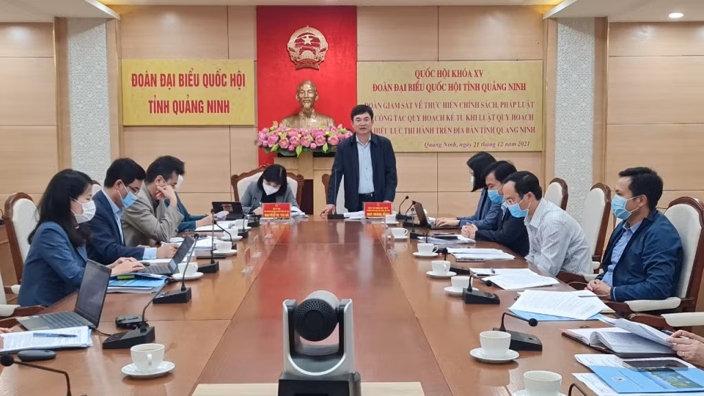 Đồng chí Ngô Hoàng Ngân, Phó Bí thư Thường trực Tỉnh ủy, Trưởng đoàn ĐBQH tỉnh kết luận buổi giám sát.