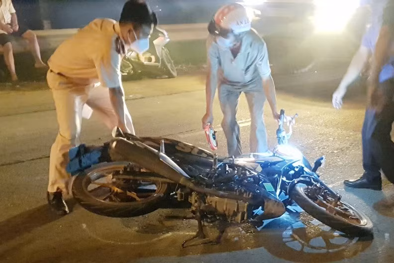 Vụ tai nạn khiến hai cha con tử vong tại chỗ. Ảnh: A.L.