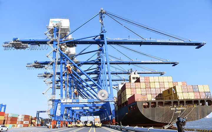 Cảng Container Quốc tế Lạch Huyện (Hải Phòng). Ảnh: ĐỨC KHÁNH