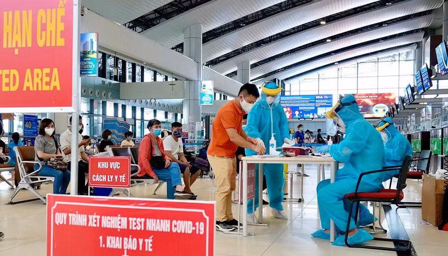 Bộ GTVT tiếp tục đề xuất thí điểm mở lại đường bay thường lệ quốc tế từ ngày 15/12 tới, sau nhiều lần chuẩn bị xong phải rút.