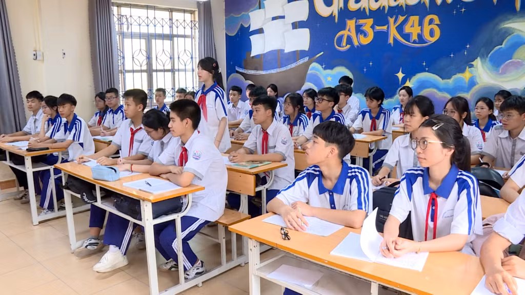 Học sinh lớp 9 Trường TH và THCS Suối Khoáng (phường Quang Hanh) ôn luyện kiến thức chuẩn bị cho Kỳ thi tuyển sinh lớp 10 THPT năm học 2026-2027.
