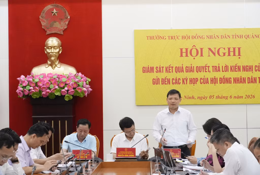 Đồng chí Nghiêm Xuân Cường, Phó Chủ tịch HĐND tỉnh phát biểu tại hội nghị.&nbsp;