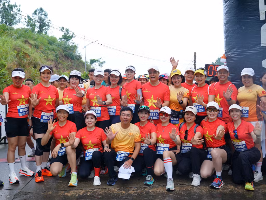 Không khí sôi nổi trước giờ xuất phát.