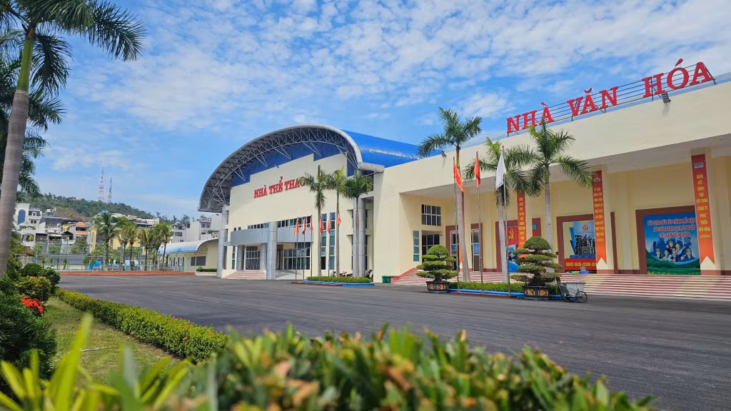 Nhà thể thao - văn hóa Công ty CP Than Núi Béo, nơi chuẩn bị diễn ra Lễ khai mạc Đại hội Thể dục Thể thao TKV năm 2026.