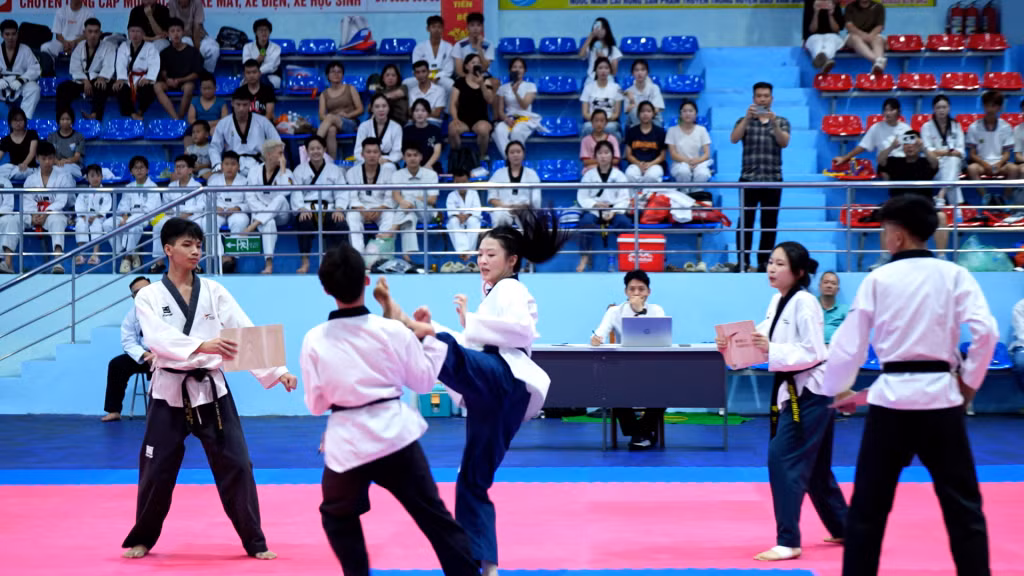 Thi đấu nội dung đồng đội quyền sáng tạo.