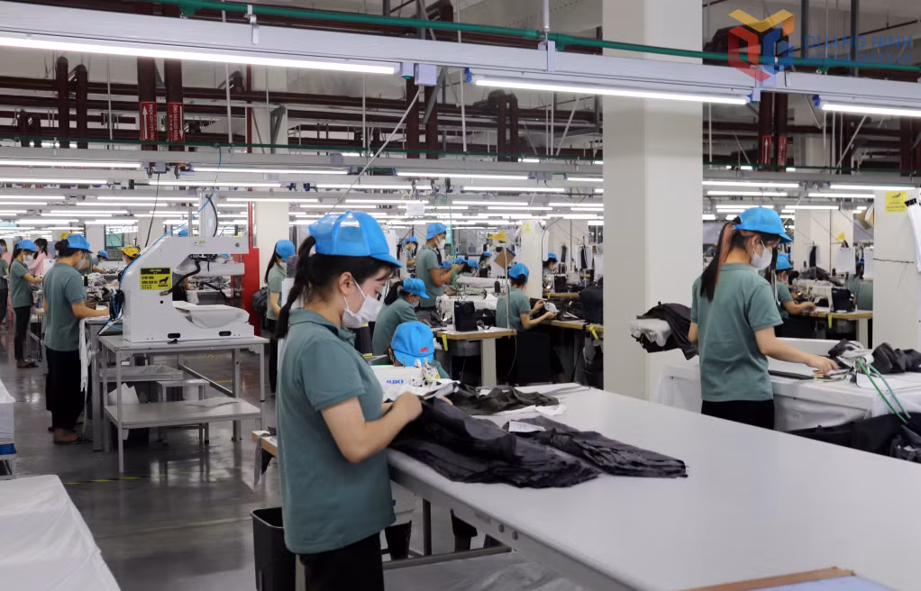 Sản xuất sản phẩm dệt may tại KCN Hải Hà. Ảnh: Mạnh Trường