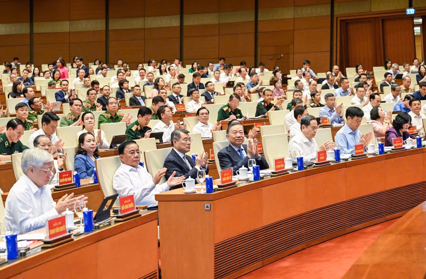Tổng Bí thư, Chủ tịch nước Tô Lâm cùng các đồng chí lãnh đạo Đảng, Nhà nước và các đại biểu dự hội nghị. Ảnh: DUY LINH