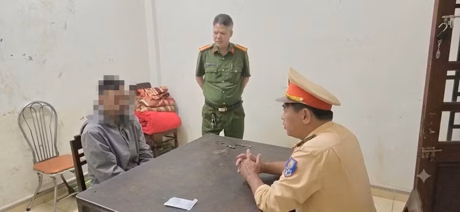 CSGT Đội CSGT đường bộ số 2 làm việc với đối tượng T.M.T.