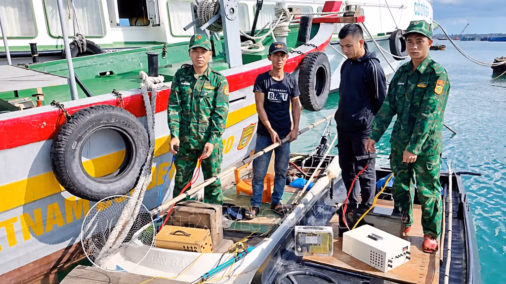 Đồn BP Cô Tô phát hiện, xử lý 1 phương tiện tàng trữ ngư cấm trong khai thác thủy sản.