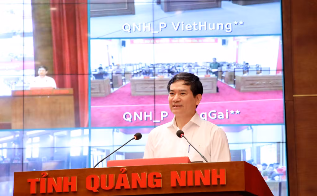 Đồng chí Vũ Quyết Tiến, Phó Bí thư Tỉnh ủy, Chủ tịch Ủy ban MTTQ tỉnh, phát biểu khai mạc hội nghị.