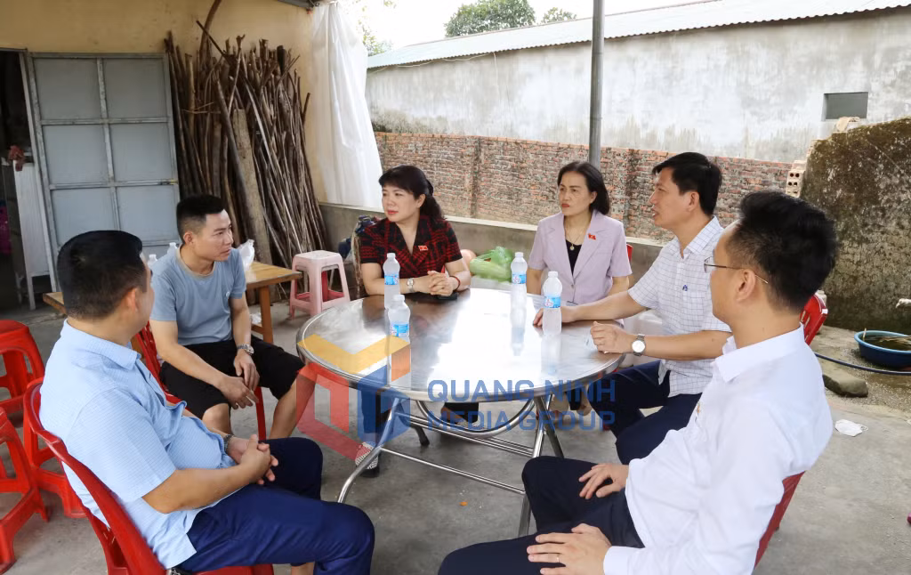 Đoàn ĐBQH tỉnh khảo sát tại xã Hải Sơn (6-2026). Ảnh: Nguyễn Thanh