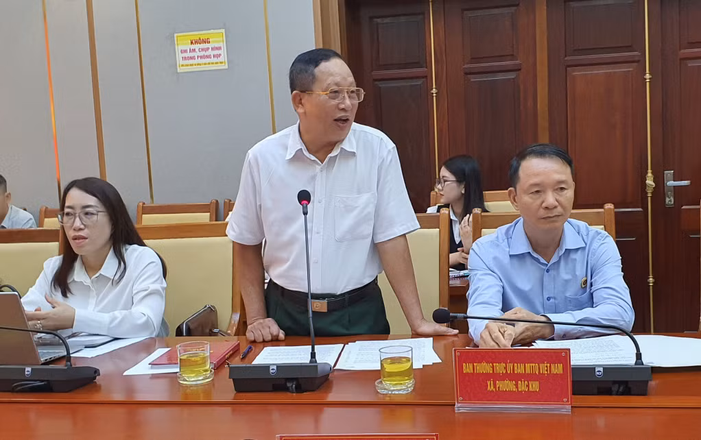 Đại biểu tham gia ý kiến tại hội nghị.