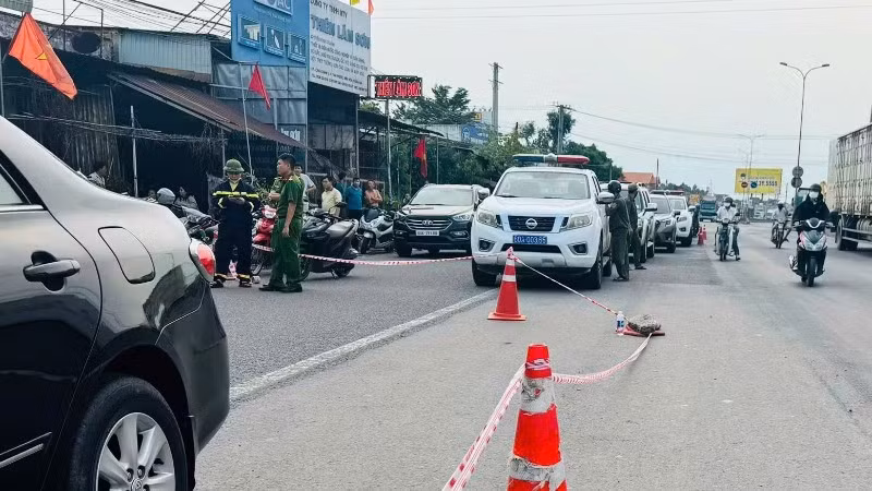 Công an phường Tam Phước phong tỏa hiện trường phục vụ công tác điều tra.