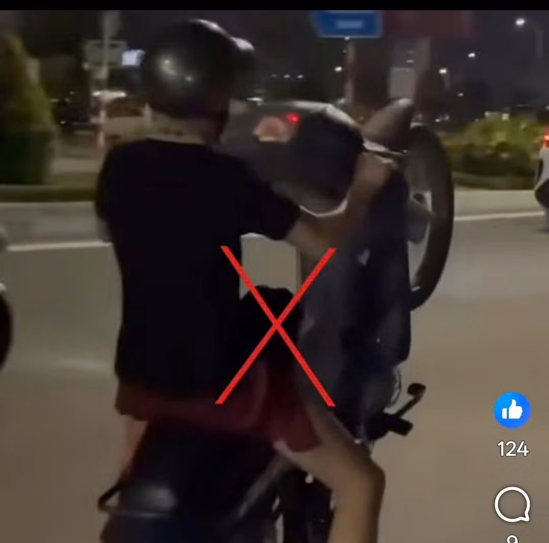 Hình ảnh nam thanh niên bốc đầu xe được ghi lại