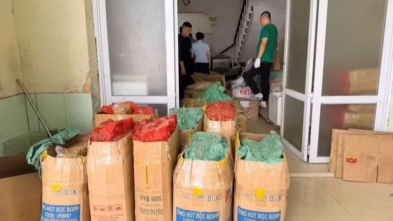 Hàng hóa bị thu giữ.