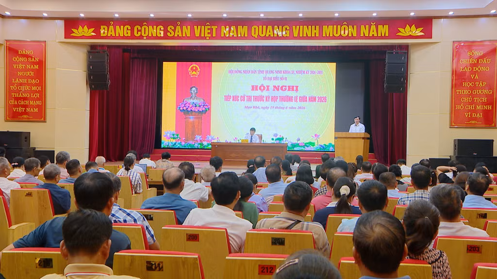 Quang cảnh buổi tiếp xúc.