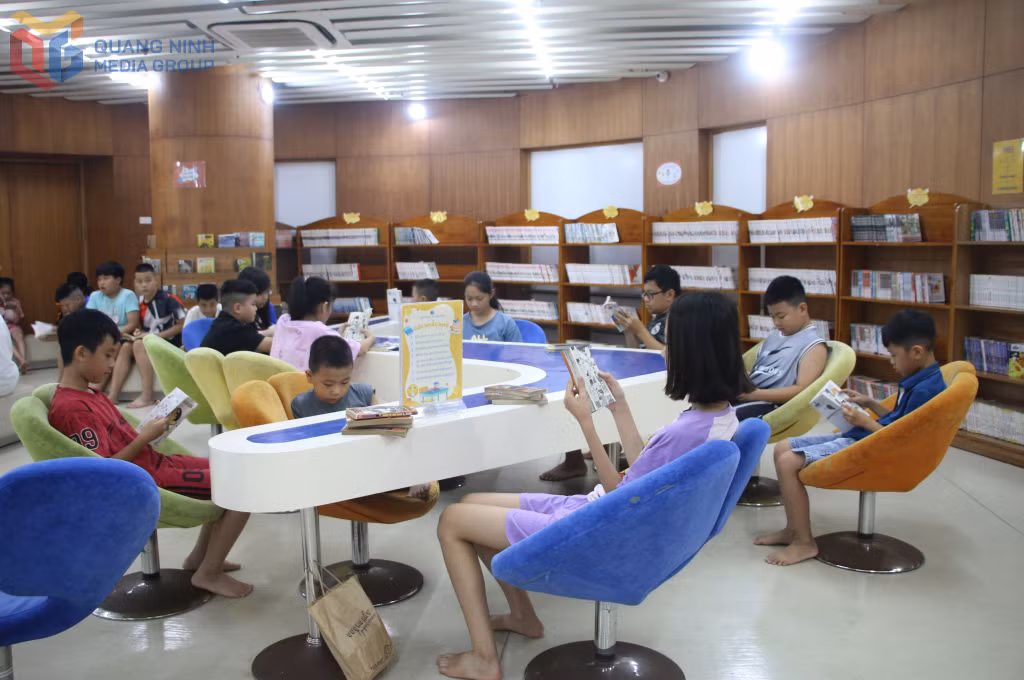 Bảo tàng - Thư viện tỉnh là địa điểm thu hút đông đảo thiếu nhi dịp hè với nhiều hoạt động bổ ích.