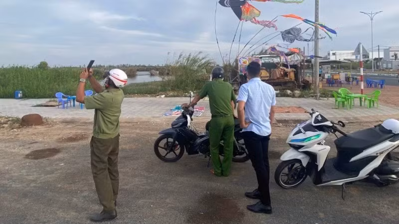 Những sự vụ thả diều, bay UAV trái phép gần sân bay buộc nhiều chuyến bay phải tạm dừng khai thác, gây gián đoạn dây chuyền, thiệt hại nặng nề cho các hãng và đơn vị liên quan.