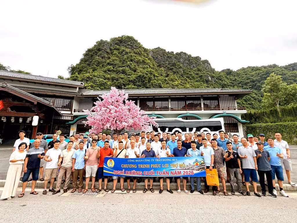 Đoàn thợ mỏ Công ty Than Dương Huy nghỉ dưỡng tại Onsen.