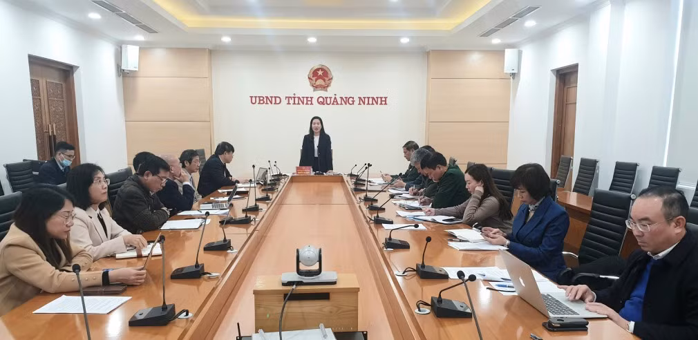 Quang cảnh cuộc họp.