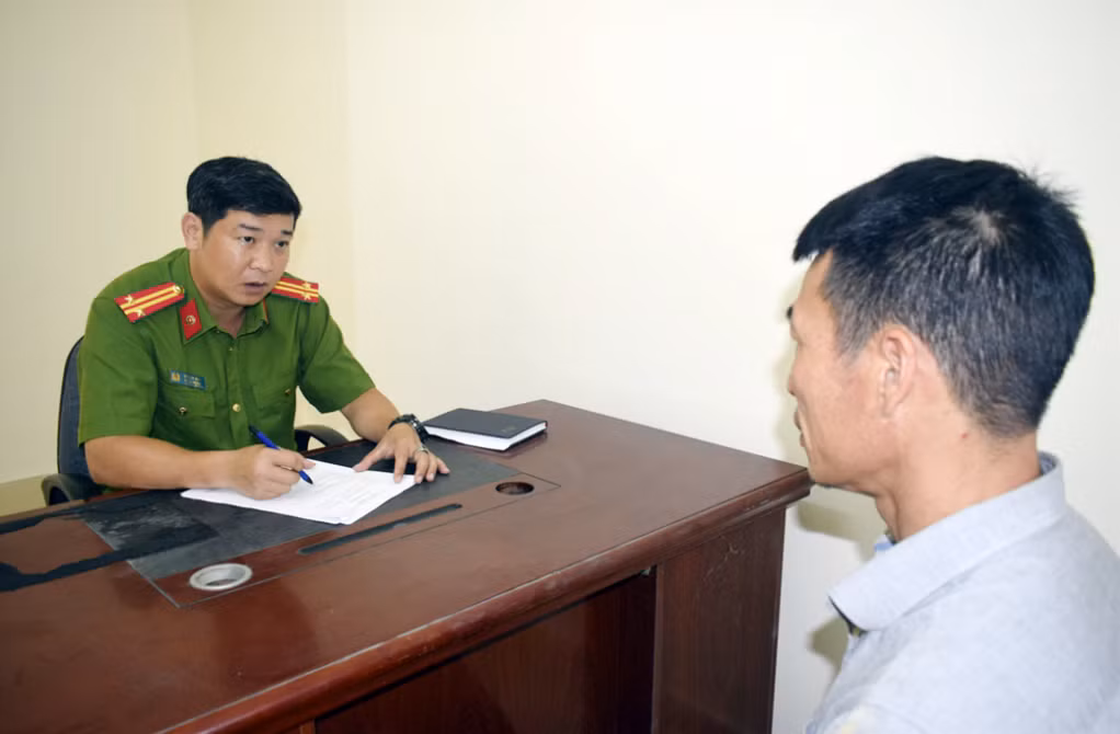Trung tá Vũ Huy Bình, Đội trưởng Đội phòng ngừa đấu tranh chống sản xuất, tàng trữ, ma bán, vận chuyển trái phép chất ma túy, luôn đảm nhận vị trí tuyến đầu tấn công tội phạm ma túy.