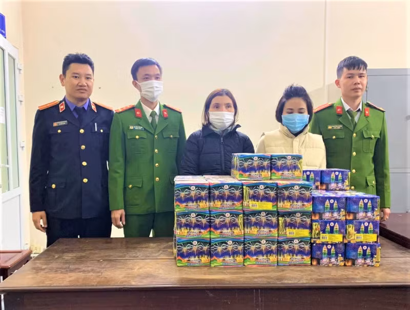 Trong dịp Tết Nguyên đán Quý Mão vừa qua, Công an huyện Hương Khê đã phát hiện, bắt giữ 15 vụ, 23 đối tượng có hành vi mua bán, vận chuyển, tàng trữ sử dụng pháo nổ trái phép.